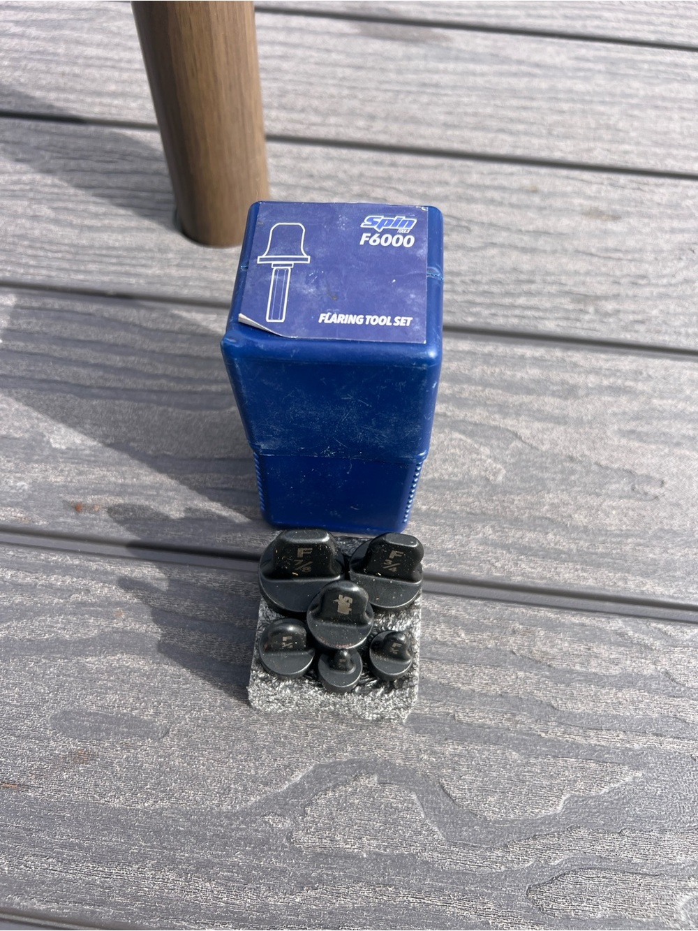 split F6000 Blue Flaring Tool Kit with Black Dies